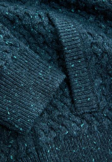 Вязаная кофта