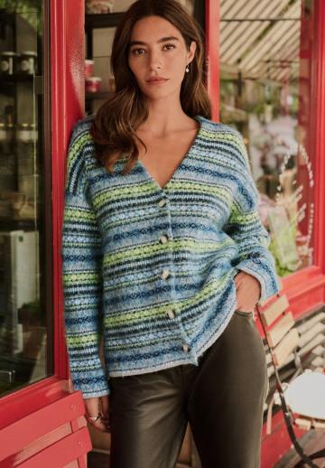 Жаккардовая вязаная кофта