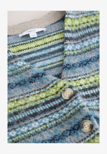 Жаккардовая вязаная кофта