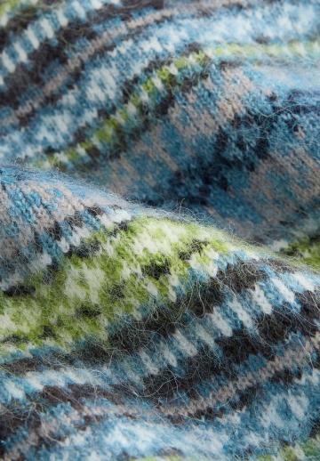 Жаккардовая вязаная кофта