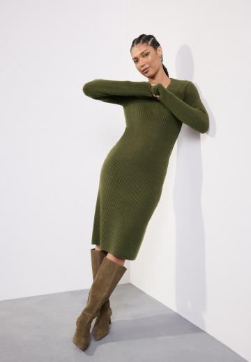 Вязаное платье