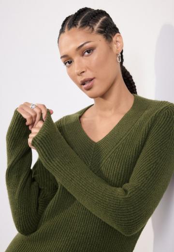 Вязаное платье