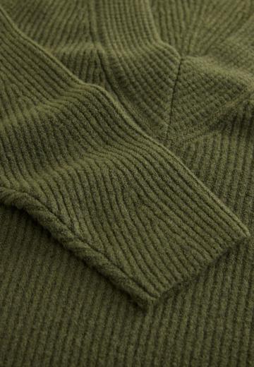 Вязаное платье