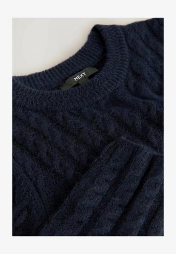 Вязаное платье