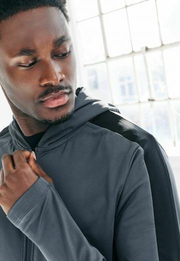 Спортивная кофта