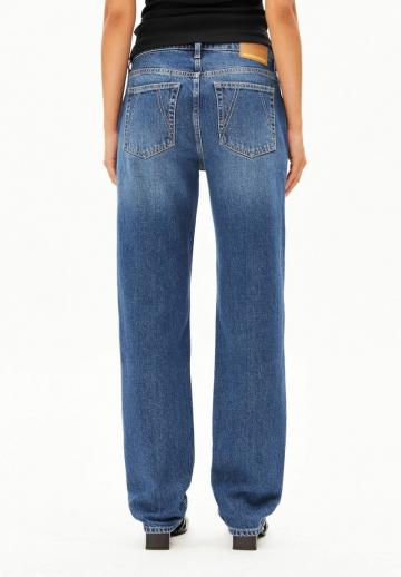 Свободные джинсы