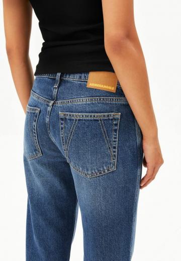 Свободные джинсы