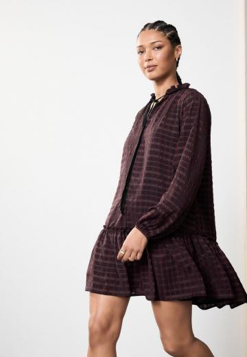 Короткое платье