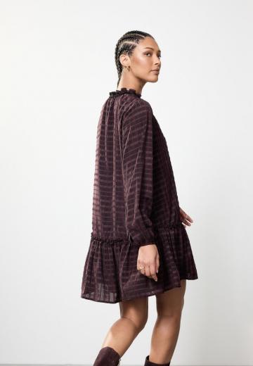 Короткое платье