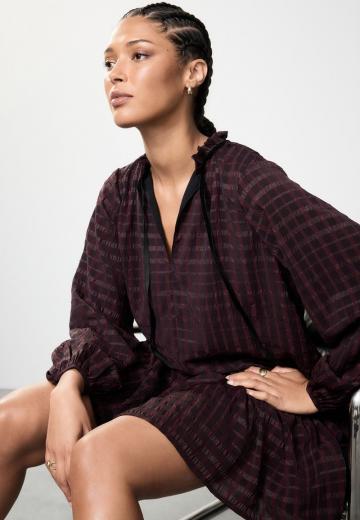 Короткое платье