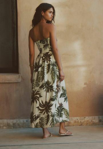 Платье без бретелек