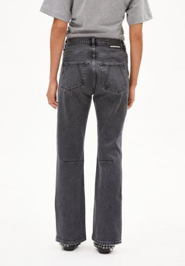 Клешеные джинсы