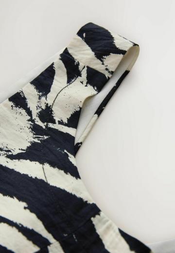 Блузка без рукавов