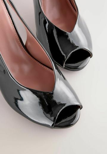 Туфли с открытым носом