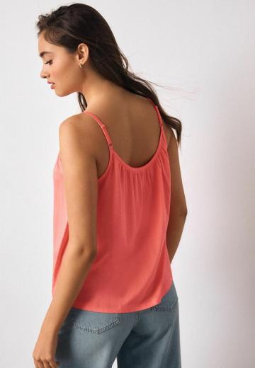 Топ на бретельках