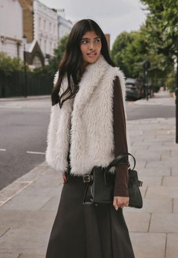 Пуховой жилет