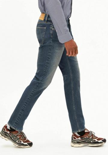 Узкие джинсы