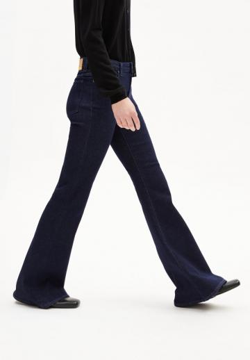 Клешеные брюки