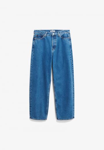 Прямые джинсы