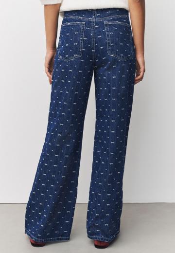 Прямые джинсы