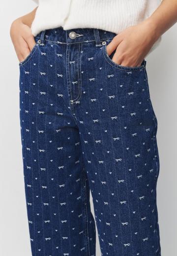 Прямые джинсы