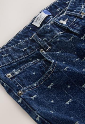 Прямые джинсы