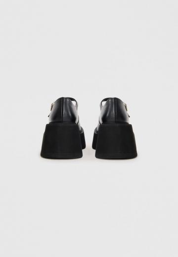 Туфли на высоком каблуке