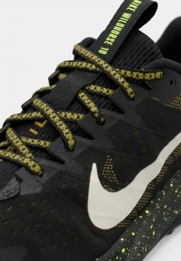 Беговые кроссовки