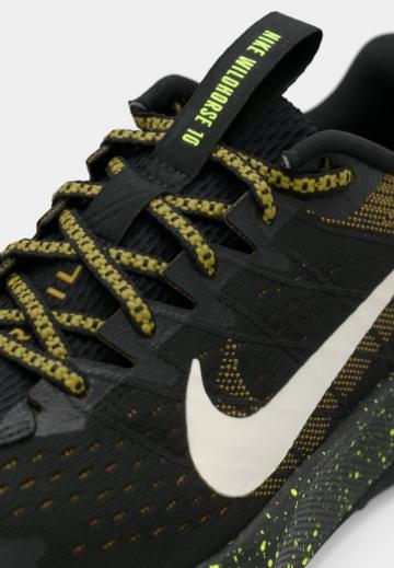 Беговые кроссовки