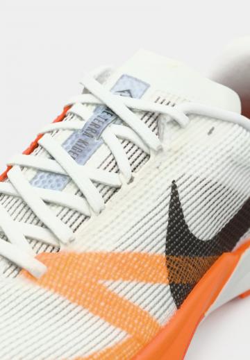 Беговые кроссовки