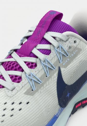 Беговые кроссовки