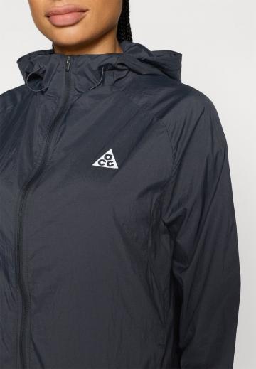 Спортивная куртка