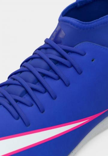 Футбольные бутсы