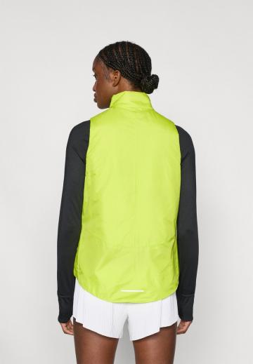 Пуховой жилет