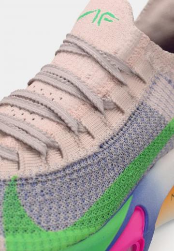 Беговые кроссовки