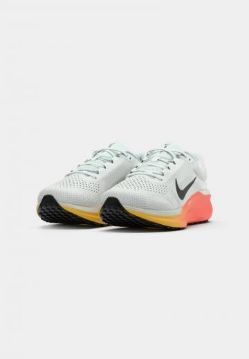 Беговые кроссовки