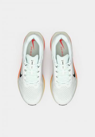 Беговые кроссовки