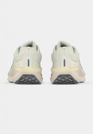 Беговые кроссовки