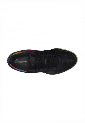 Походные кроссовки