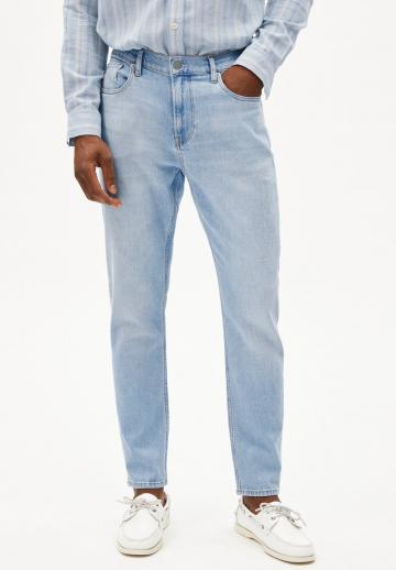 Узкие джинсы