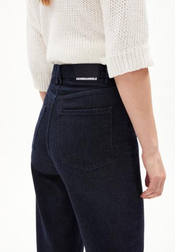 Клешеные джинсы