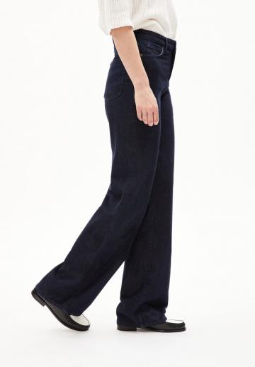 Клешеные джинсы
