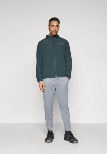 Куртка-дождевик