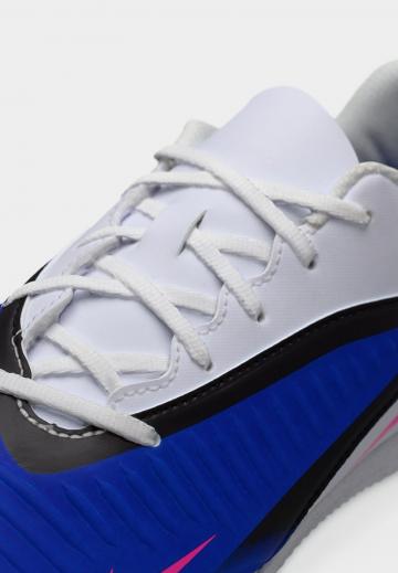 Футбольные бутсы