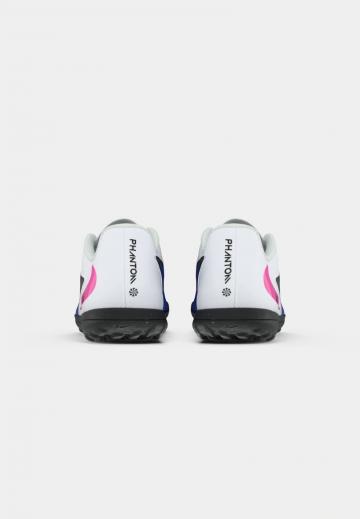 Футбольные бутсы