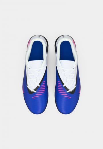 Футбольные бутсы