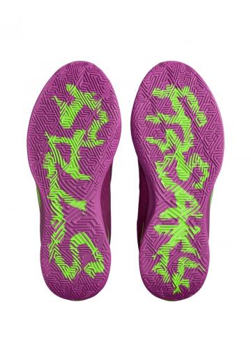 Походные кроссовки