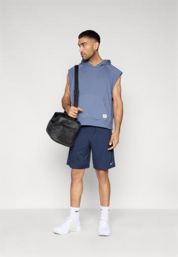 Спортивная кофта