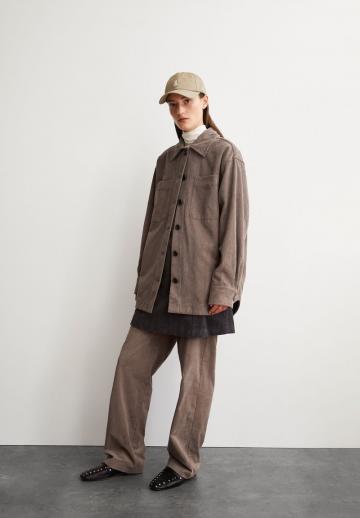 Короткое пальто