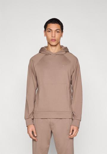 Спортивная кофта